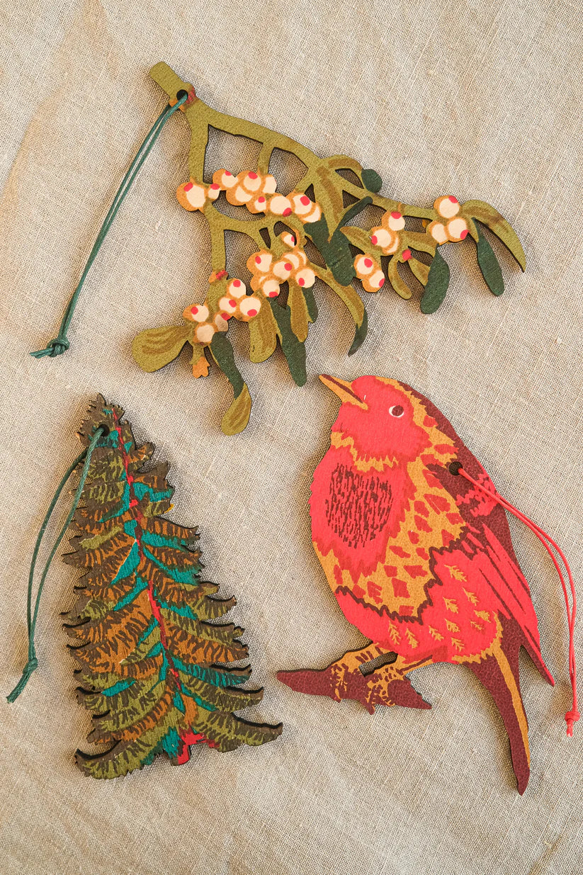 East End Press: Mistletoe Wooden Ornament