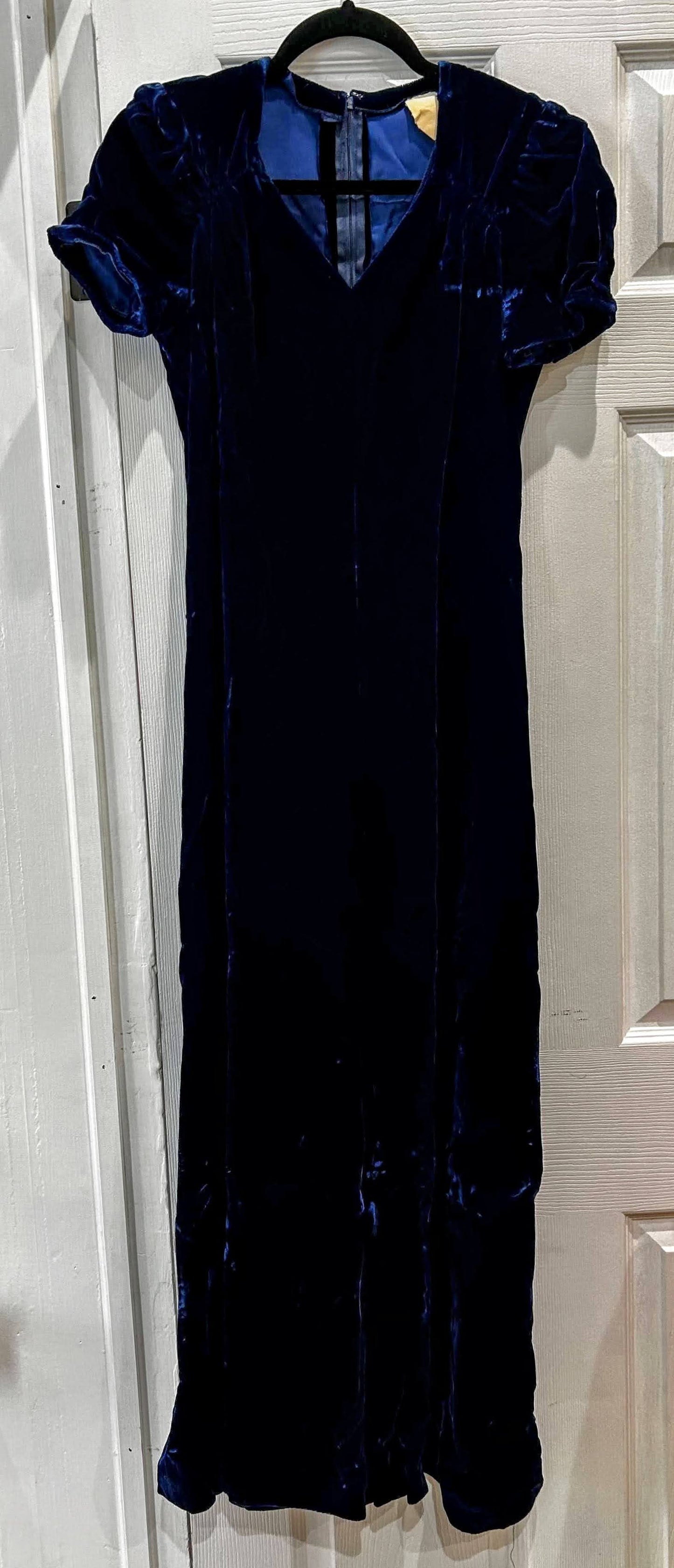 Blue velvet dress, V-neck, short-sleeved