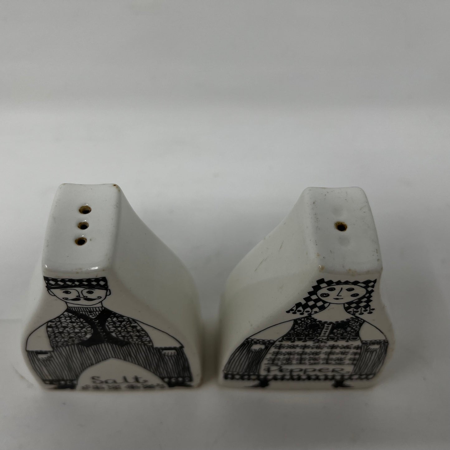Salt and Pepper Shakers, Figgjo Flint Turi
