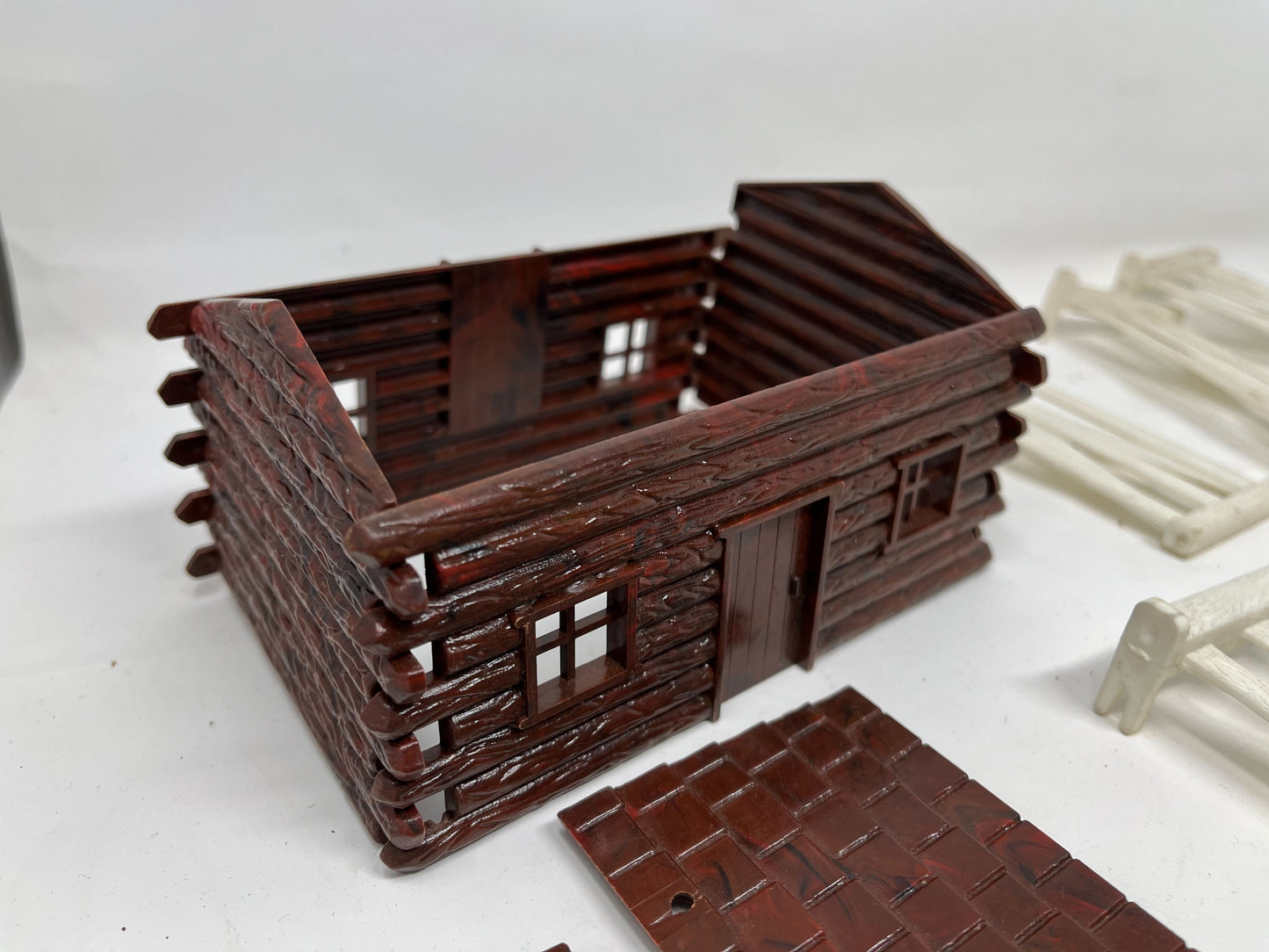 Collectible Happi Time Barn, Silo & Accessories