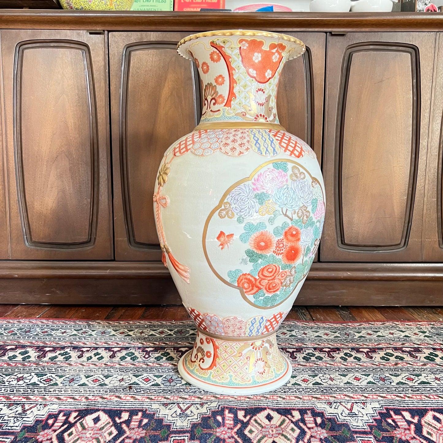 Chinese Urn, Rooster design