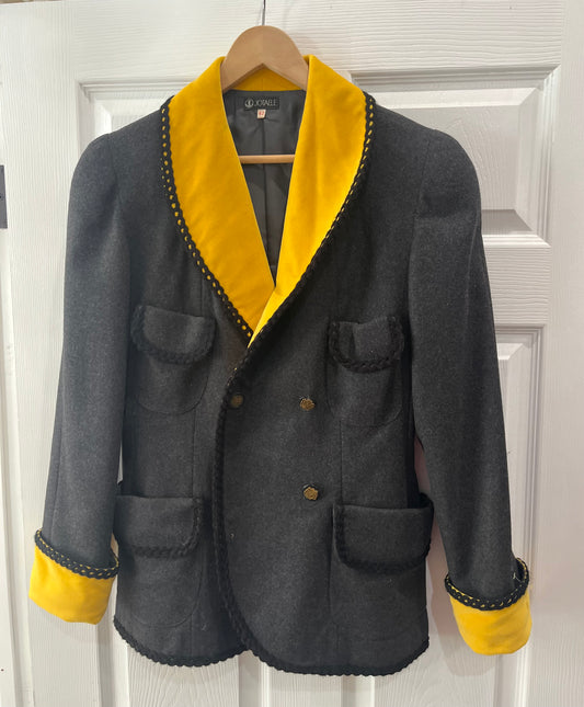 ER2: Nudir S.A. Blazer