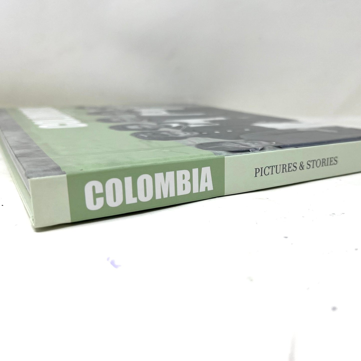 Colombia: Pictures & Stories, Fisher, Sandy and Sally Fisher Book