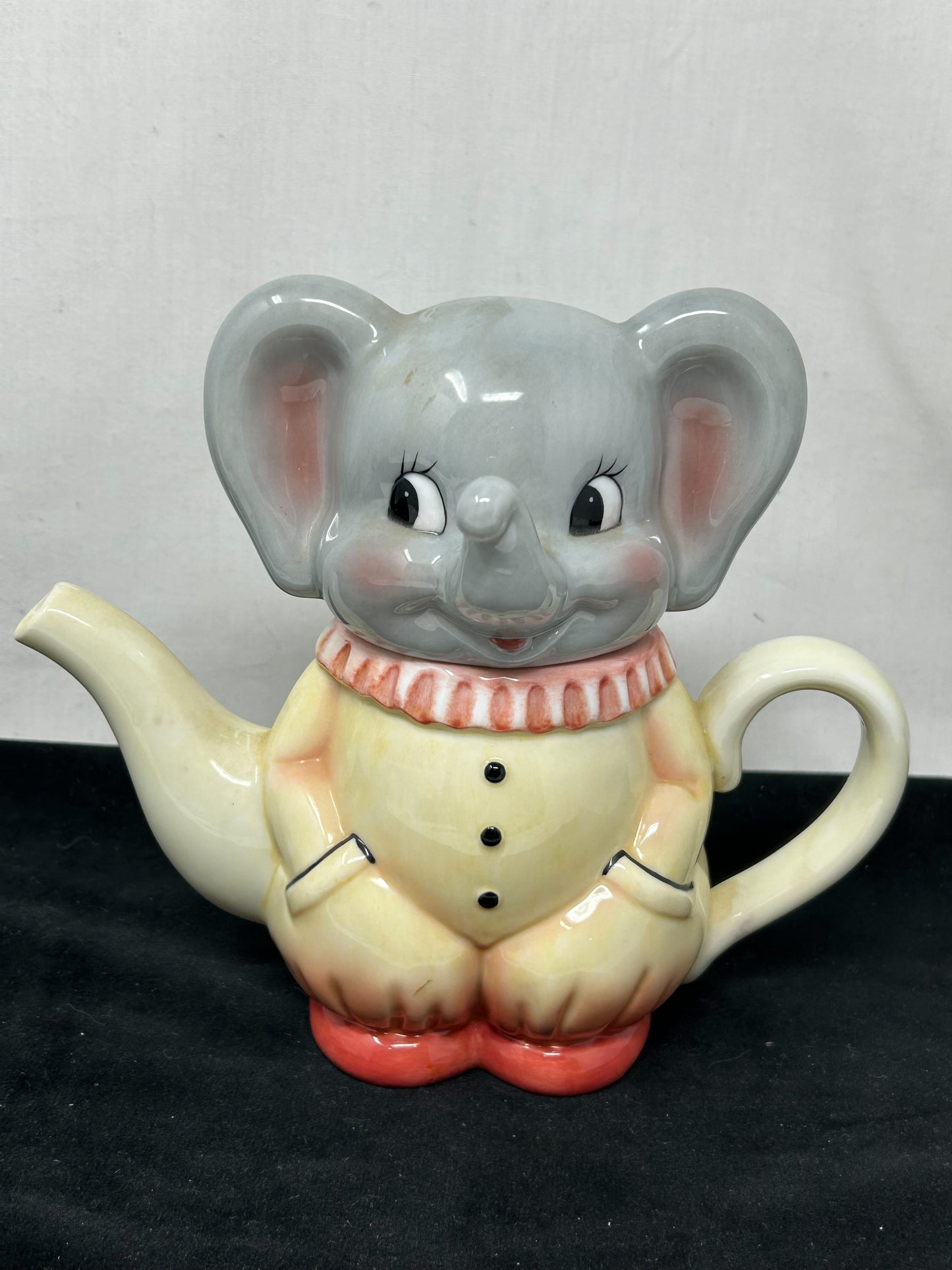 ER3: Dept. 56 Elephant Teapot