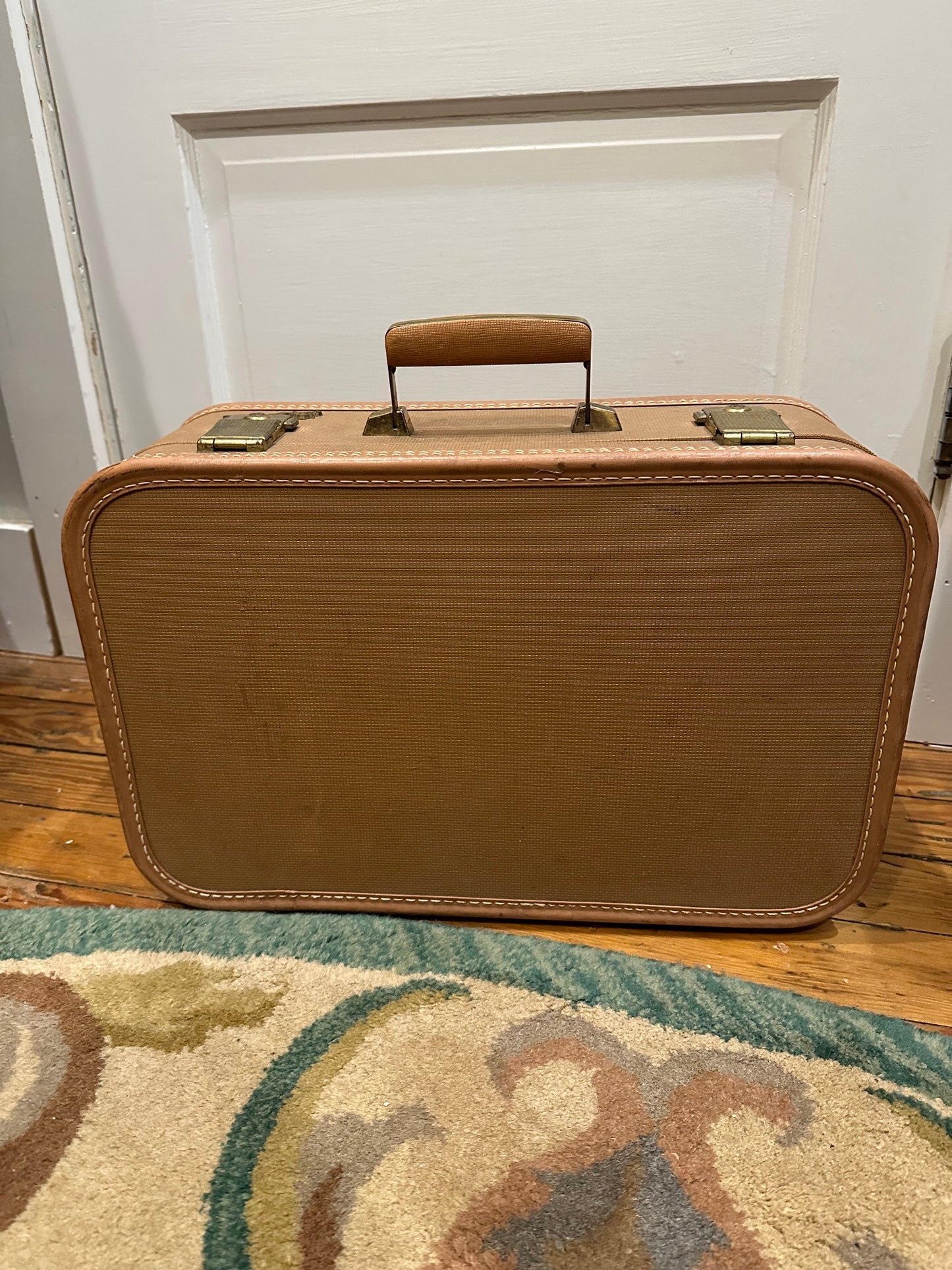 ER2: Peach Lady Baltimore Suitcase