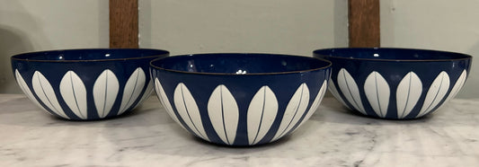 ER7: Enamel Lotus Bowls