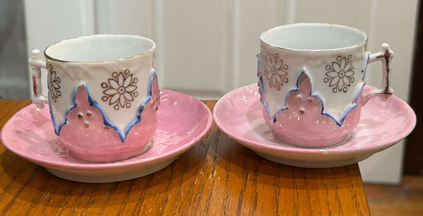 ER7: Atq Lusterware Demitasse Cups, Pair