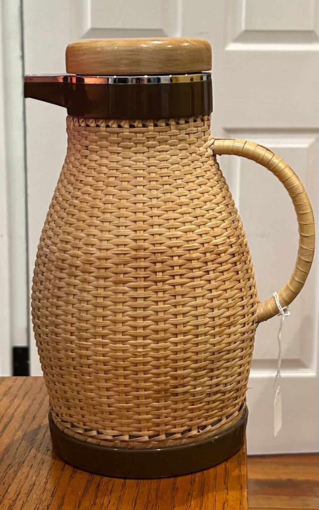 ER7: Corning Wicker Carafe