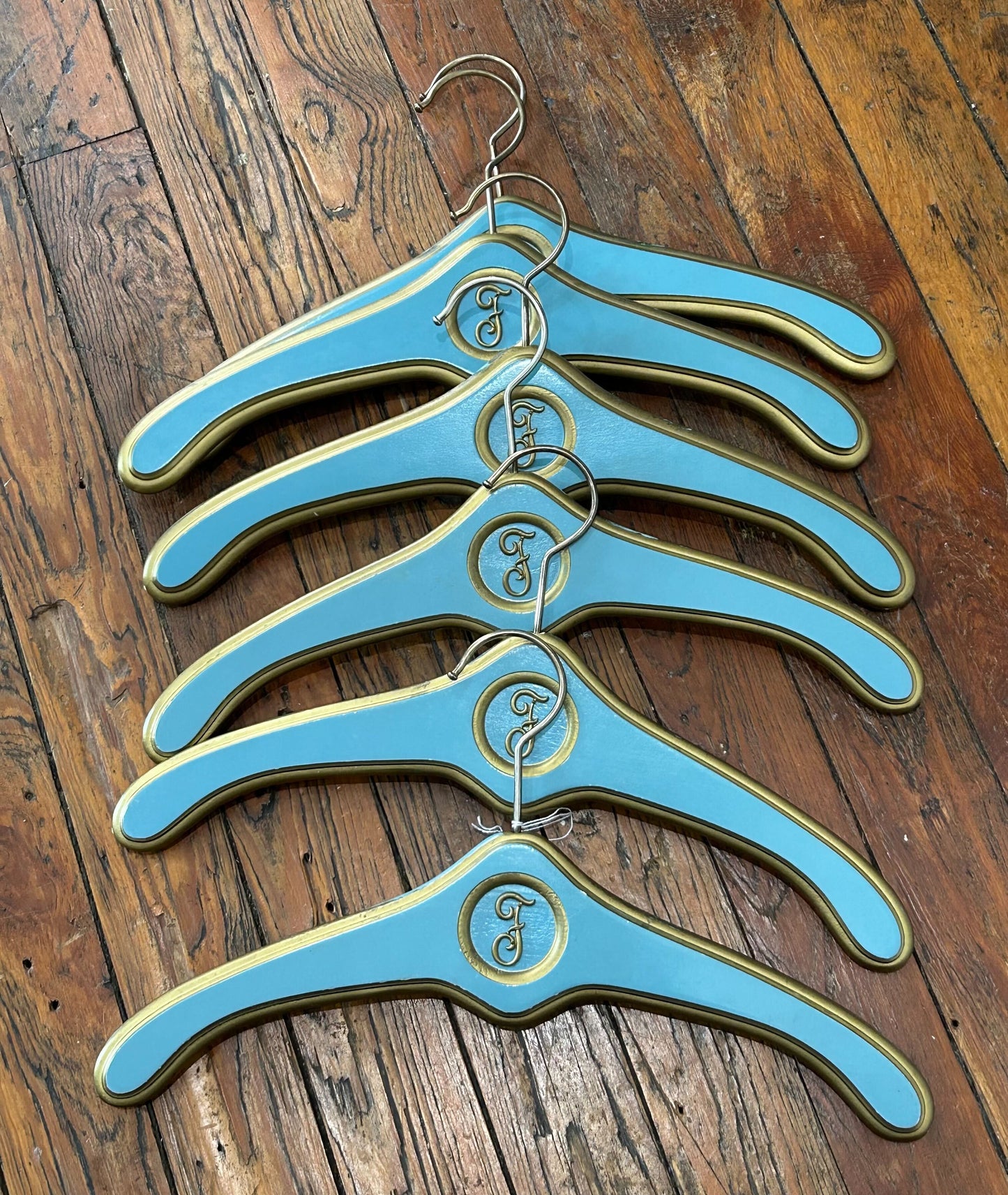 ER7: Hollywood Regency "F" Hangers, Set of 6