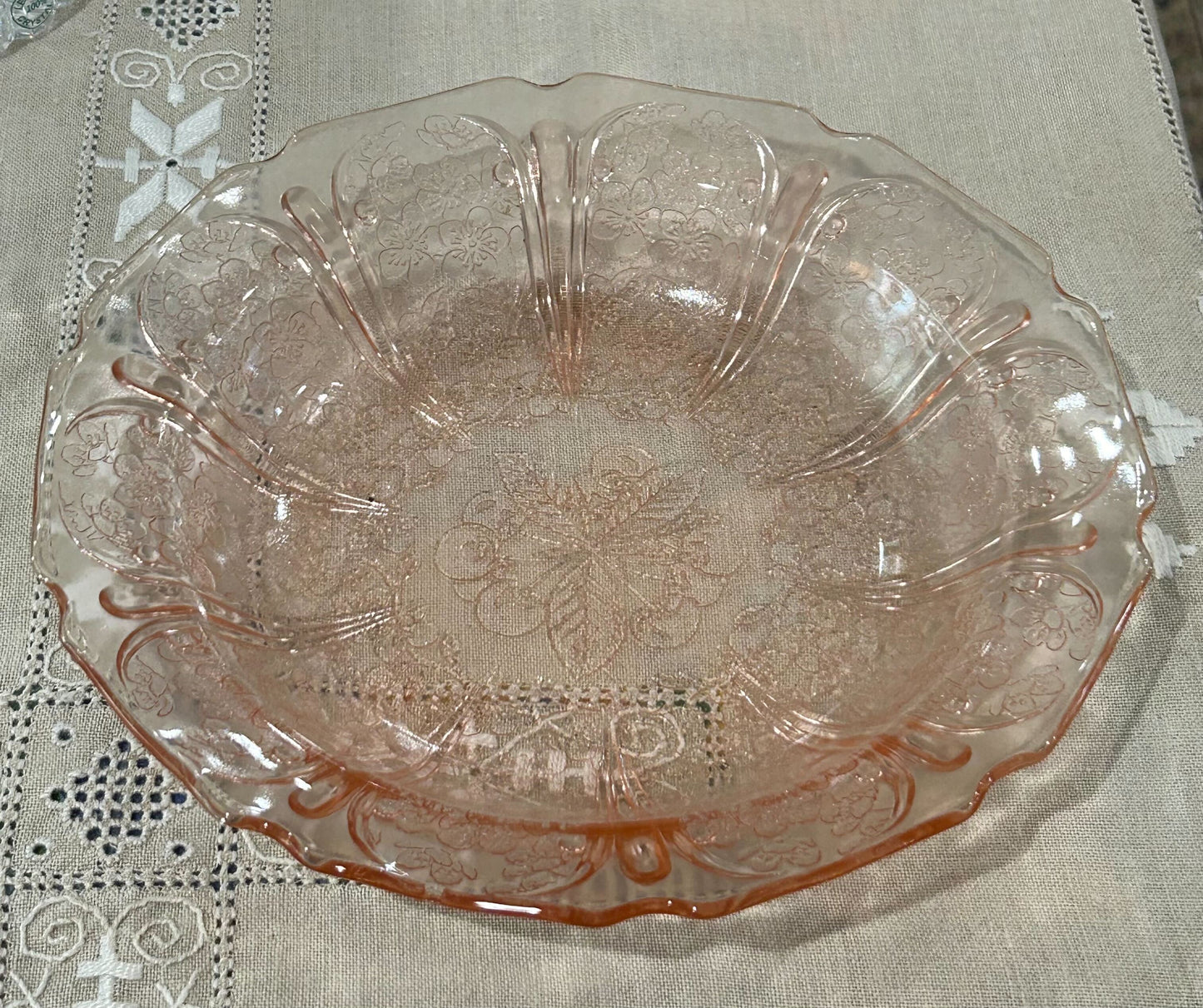 ER7: Pink Glass Berry Bowl