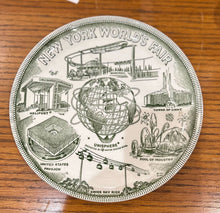  1964 New York World’s Fair plate, 9-inch diameter, green on white background 