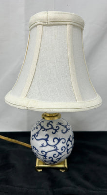  ER2: Mini Porcelain Lamp