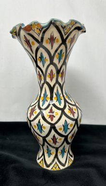  E4 Terracotta/Ceramic Vase Floral Design