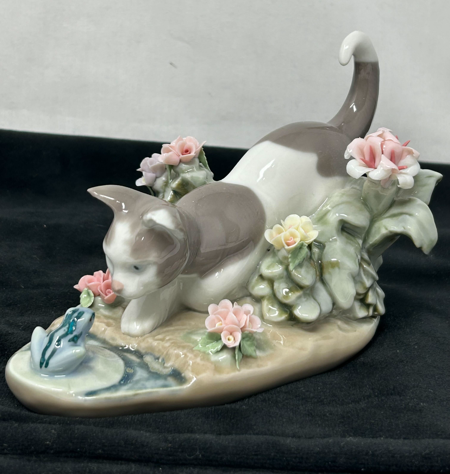 E4 Lladro Cat Figurine