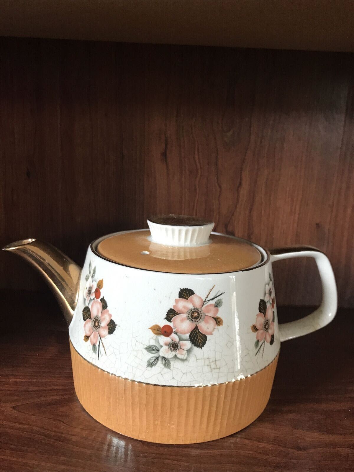 ER7: Antique Gibson England Teapot