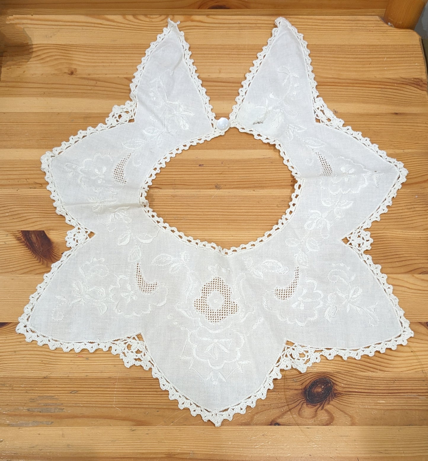 ER5: PHI Annie Lace Collar