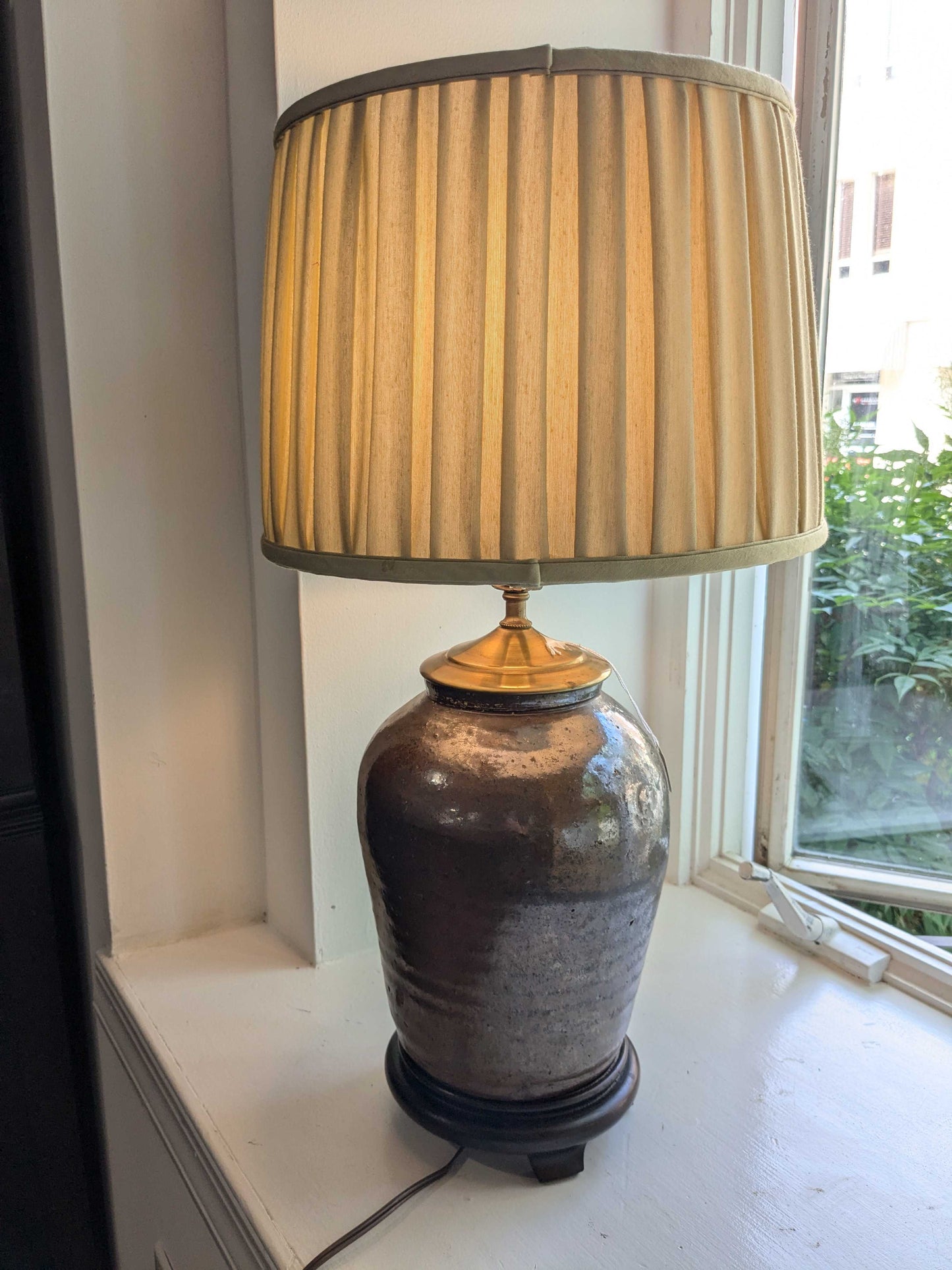 ER0: Pottery Lamp