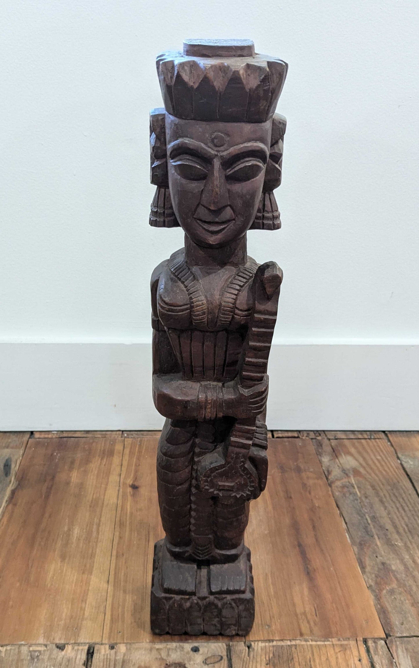 ER0: Carved Wood Statue