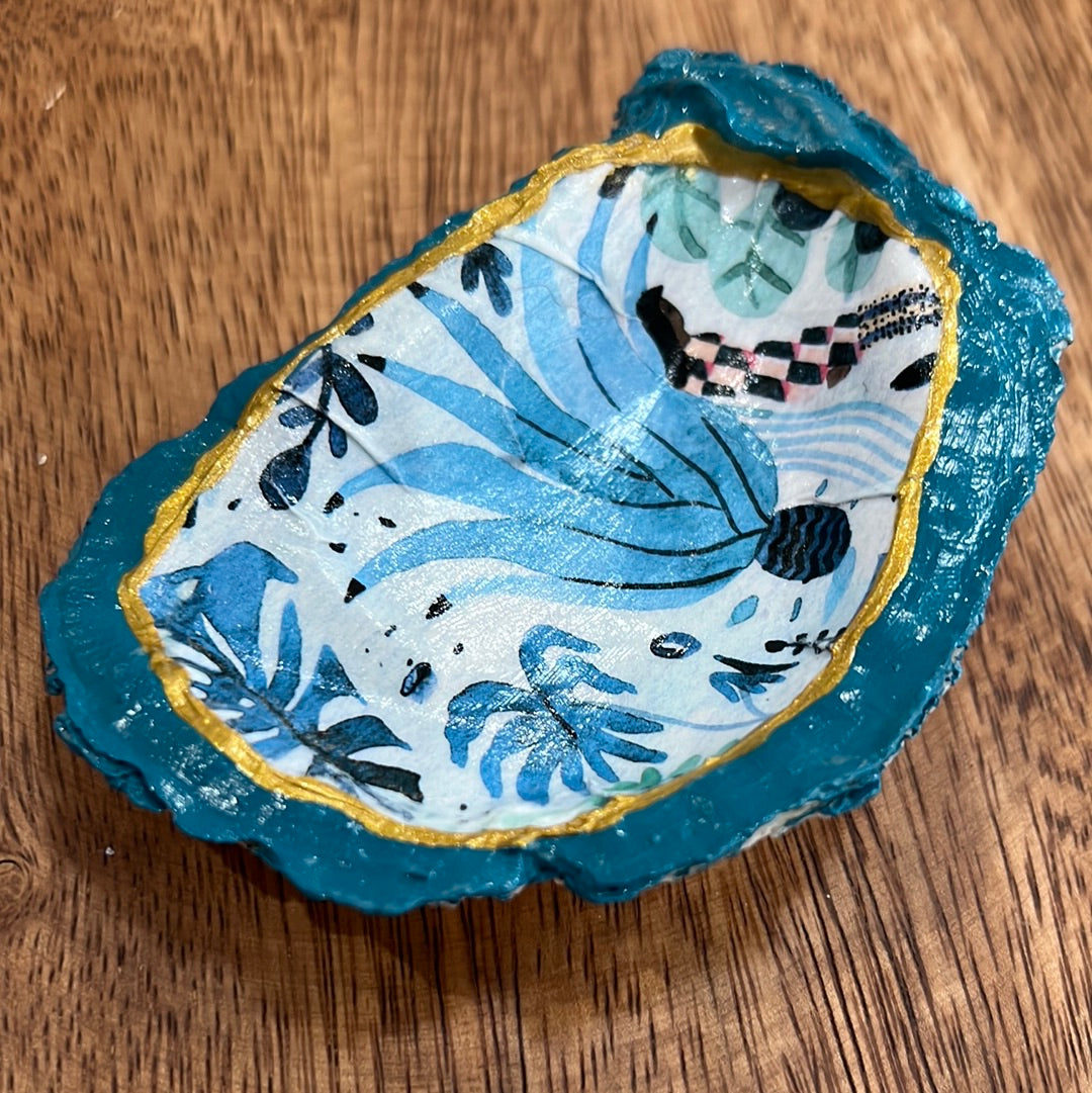 LM: "Teal Woman" Oyster Dish